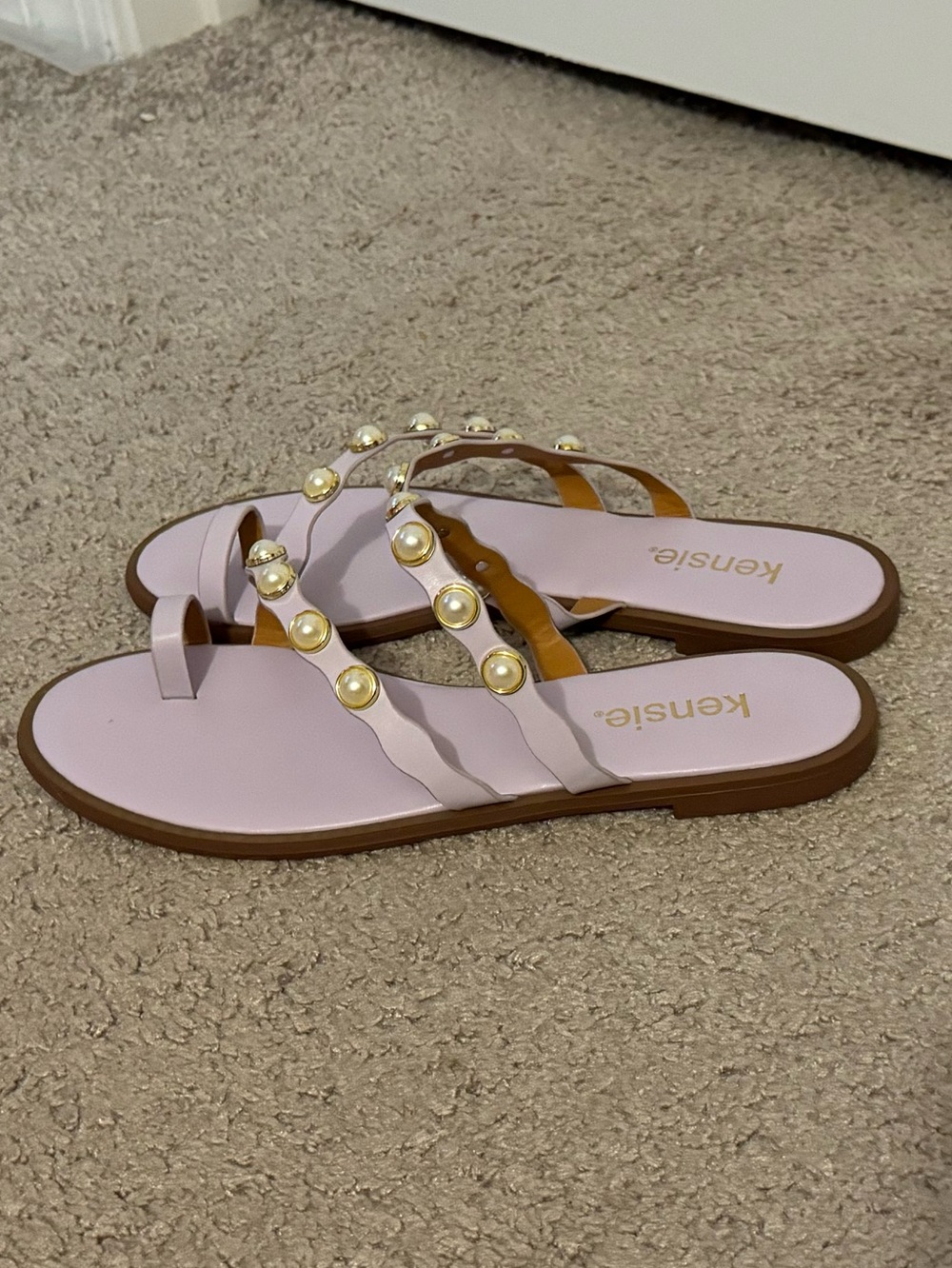 Adorable Kensie size 7 lavender Maltese faux pearl slip on strappy sandals new